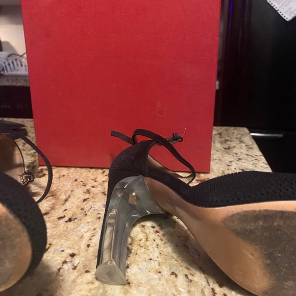AUTHENTIC. Valentino Garvani. Heels. - Picture 3 of 3